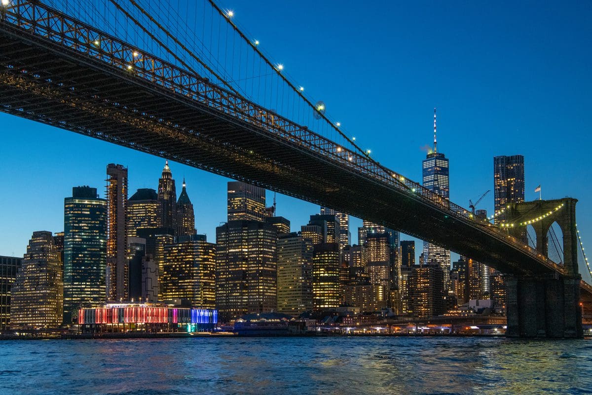 Dumbo Brooklyn - NYC and Company/Julienne Schaer