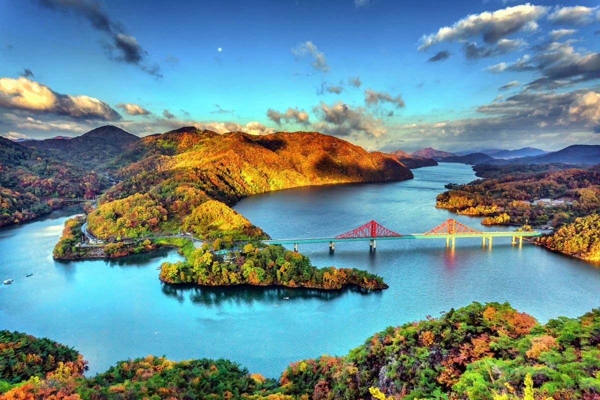 Autumn morning scenery of Oksunbong Peak - Korea Tourism Organisation/Lee Sung Hwan