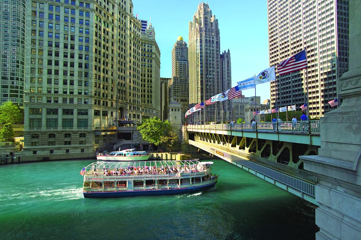 Chicago architecture boat tour - Illinois Office of Tourism/Jason Lindsey