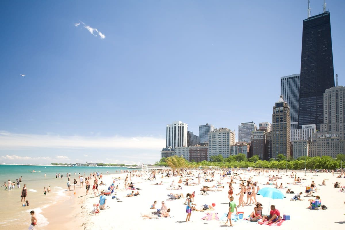Chicago beach - Illinois Office of Tourism