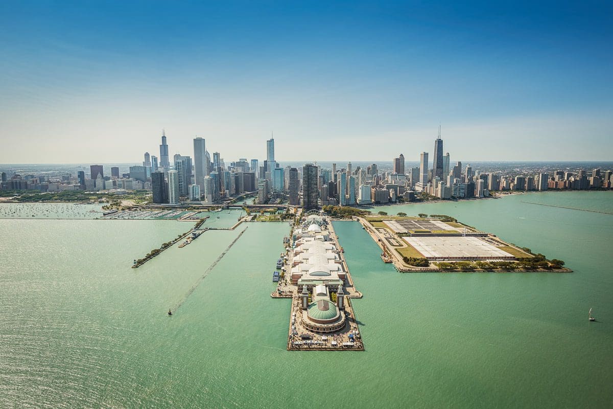 Chicago skyline and Navy Pier - Illinois Office of Tourism