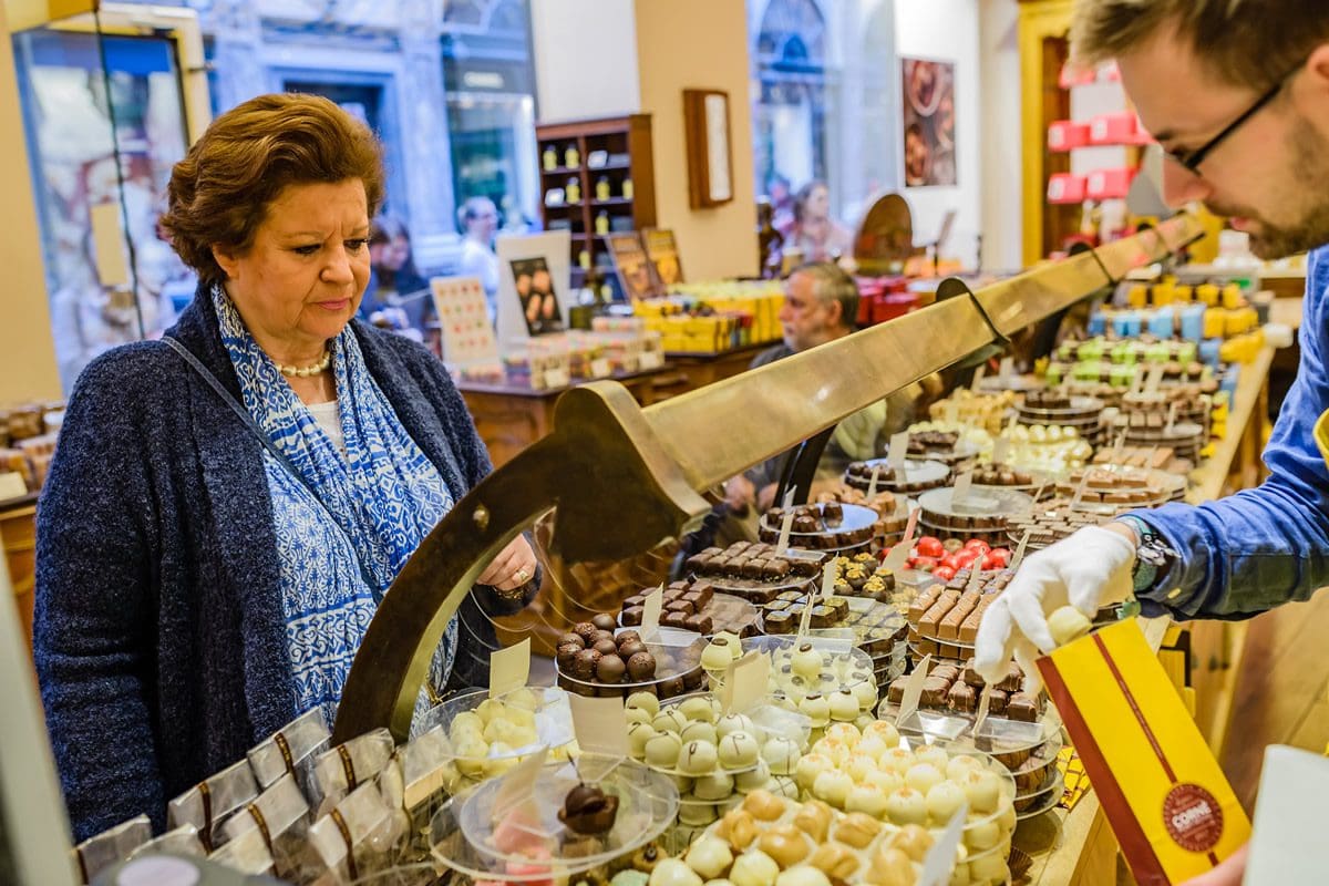 Chocolate shop delights - Visit Brussels/Jean-Paul Remy