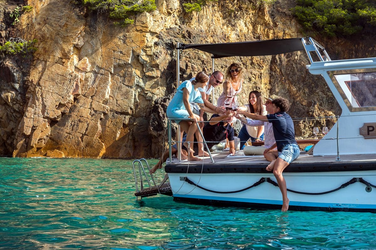 Coastal cove and cave trip by boat - Costa Brava Tourism