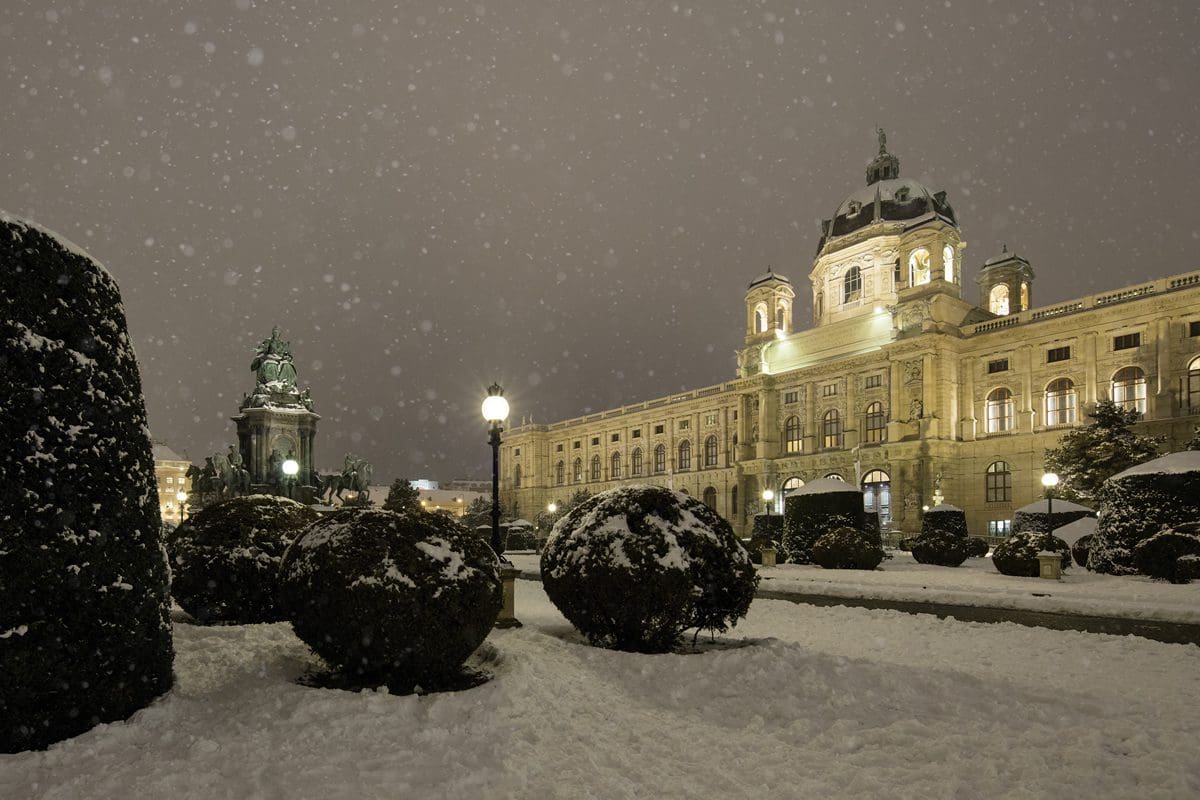 Maria Theresa Square in the snow - Vienna Tourist Board/Christian Stemper