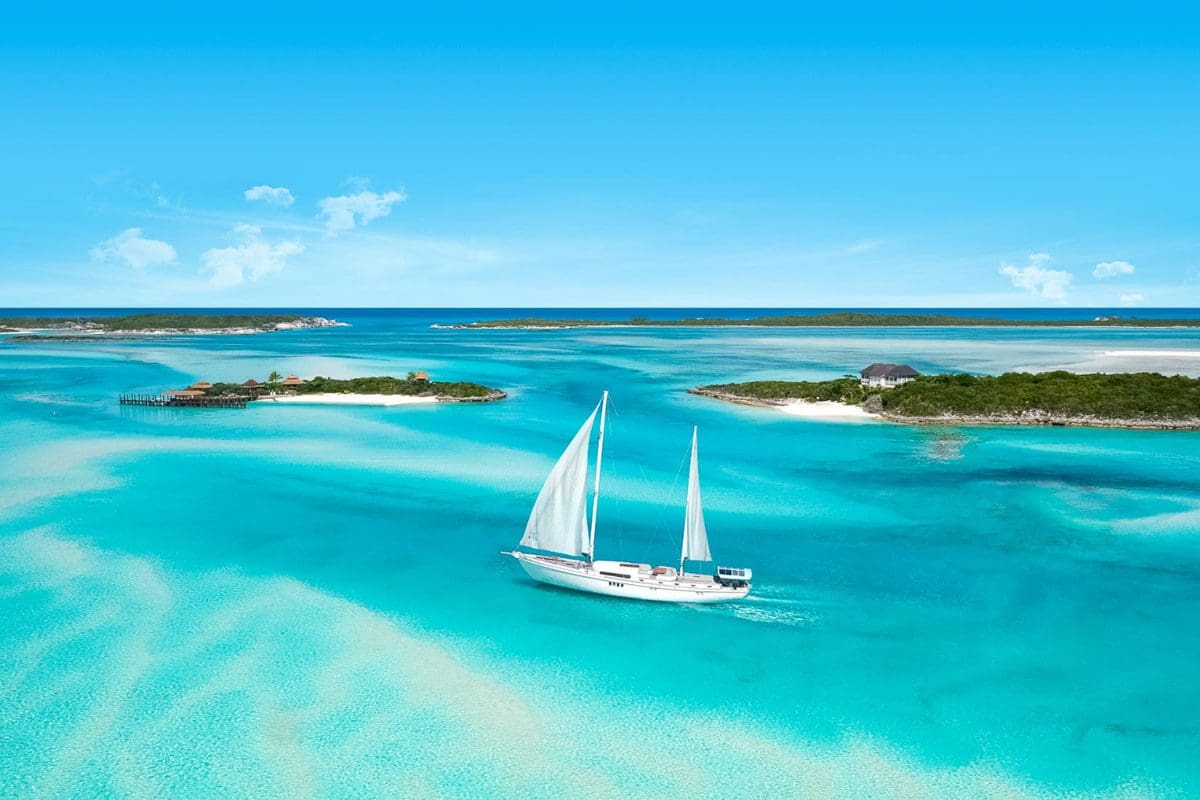 Sailing in turquoise waters - Bahamas Tourism Centre