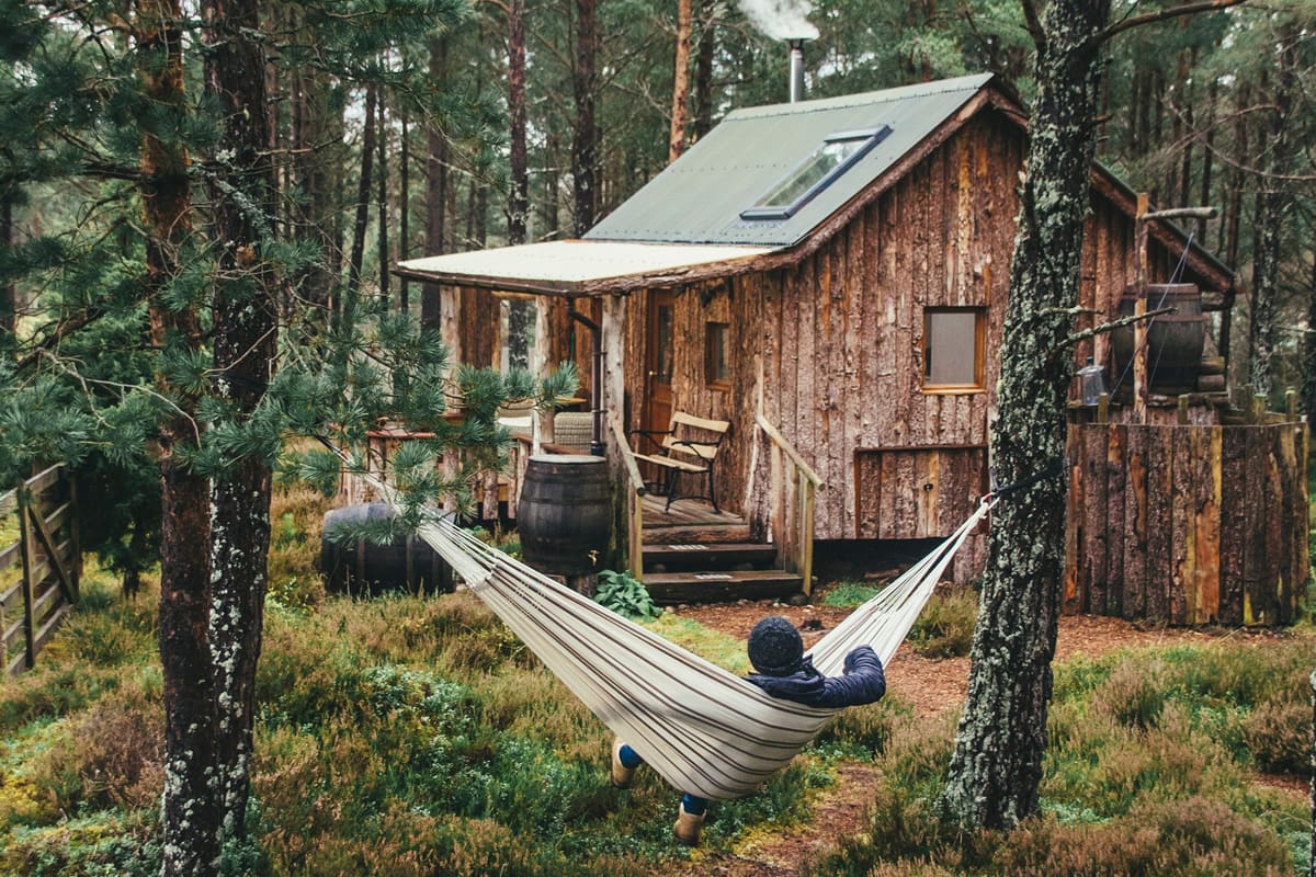 Woodman's hut at the Lazy Duck in the Cairngorms National Park in Scotland - Visit Britain/Jack Boothby