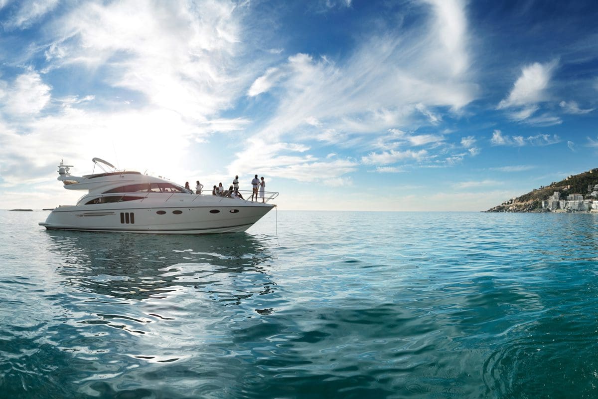 Camps Bay coastal cruise - South African Tourism