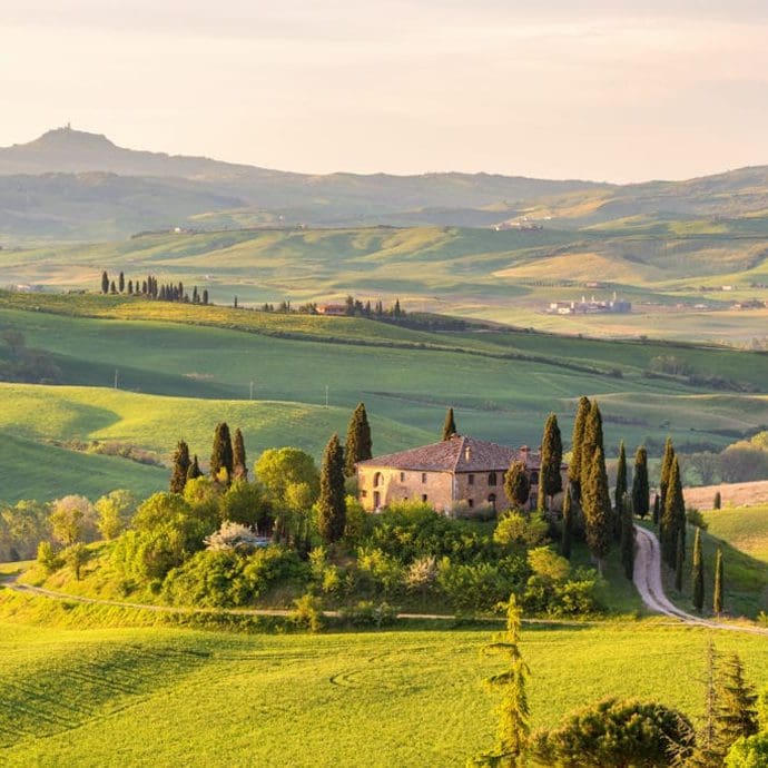 Farm house and Tuscan hills