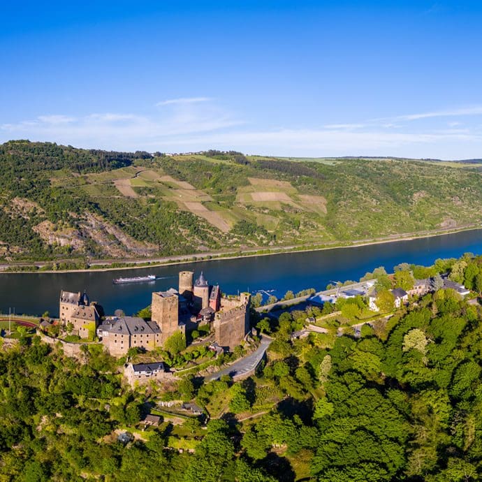Aerial view of Schönburg Castle with a view of the Rhine - Rheintouristik Tal der Loreley/Mahlow Media