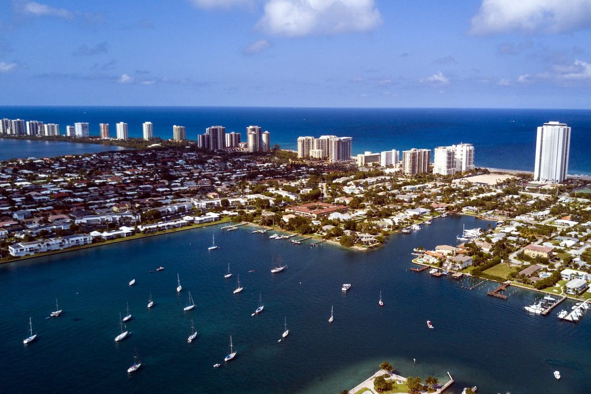 Blue Heron Bridge - Discover The Palm Beaches/Scott Eddy