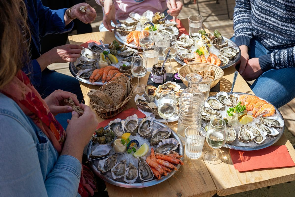 Seafood bar Le Père Gus, Agon-Coutainville - Normandy Tourism/Thomas Le Floc'H