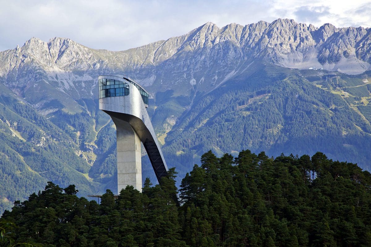 Bergisel ski jump with view to Karwendel mountains Innsbruck Tourismus/Christof Lackner