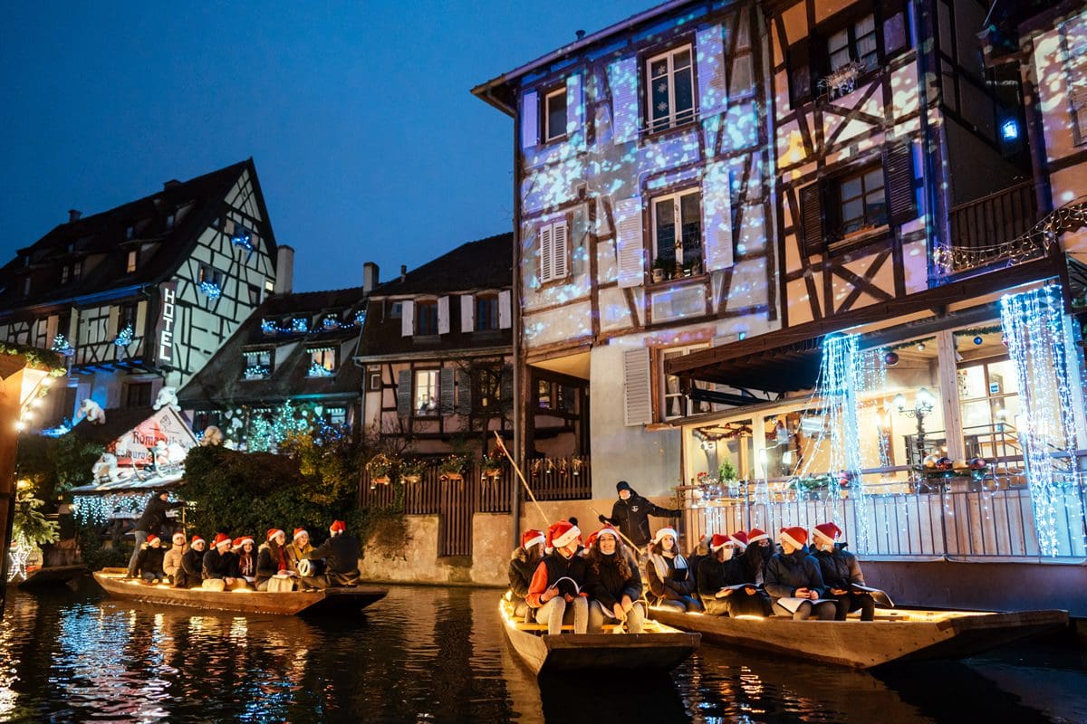 Christmas carol singing on the water in Colmar - Visit Alsace/ADT/Artge Bartosch Salmanski