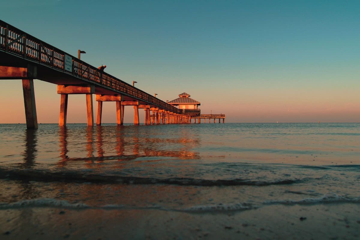 Fort Myers fishing pier - Lee County Visitor Convention Bureau