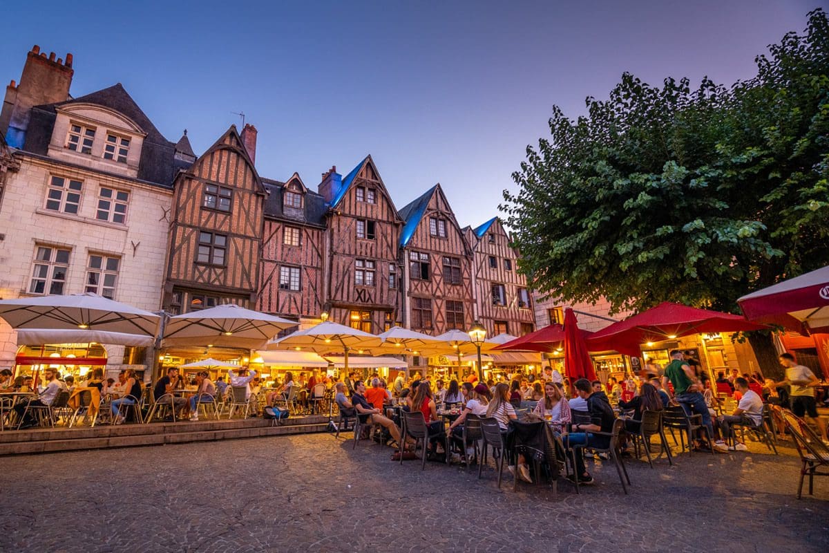 Dining in Place Plumereau, Tours - Agence Départementale du Tourisme de Touraine/Jean Christophe Coutand