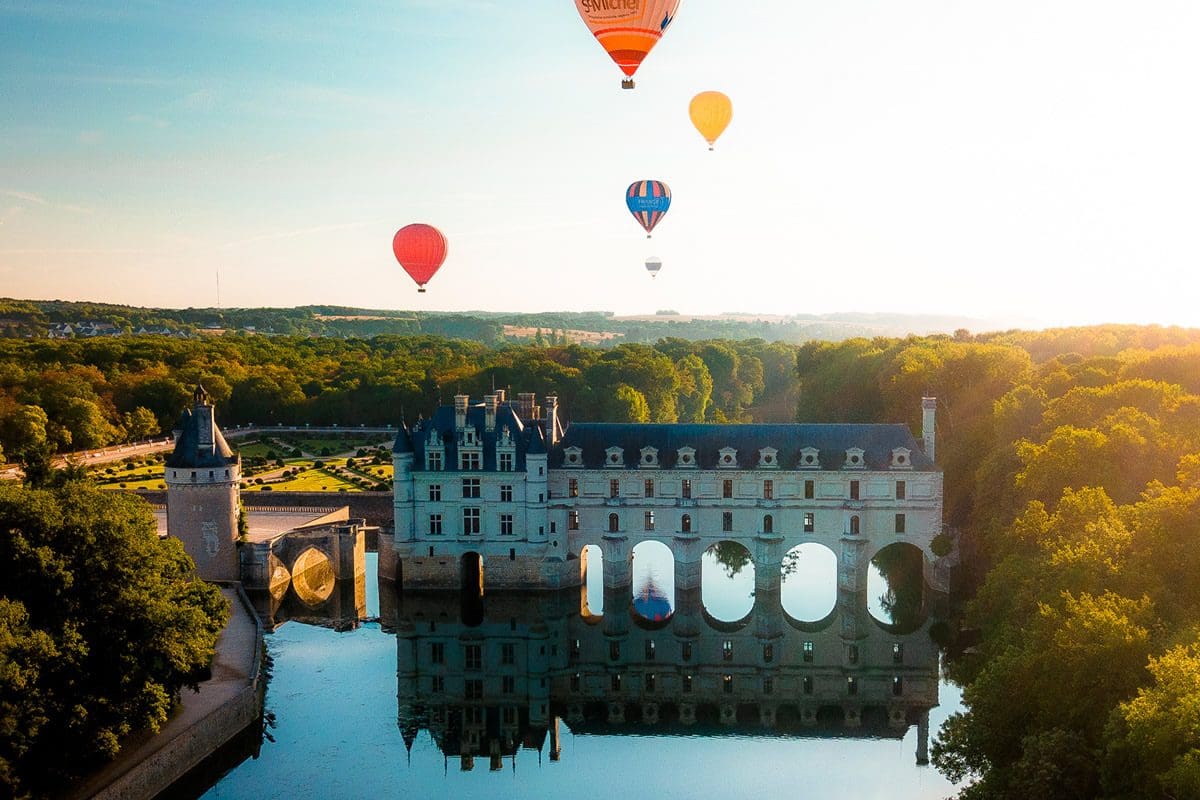 Hot air balloons over Chateau de Chenonceau - Agence Départementale du Tourisme de Touraine/Paul Rivas