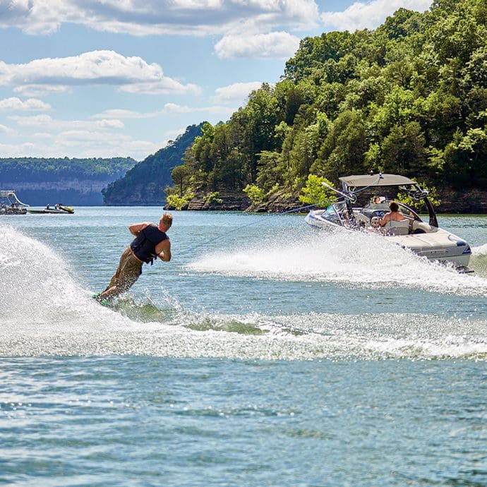 Lake Cumberland wakeboarding - Kentucky Tourism Lake Cumberland wakeboarding - Kentucky Tourism
