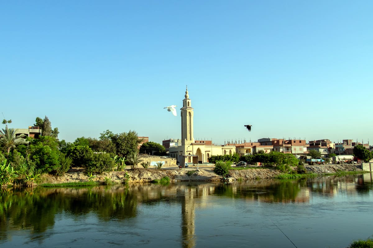Mosque by the canal in Ismailia, Egypt