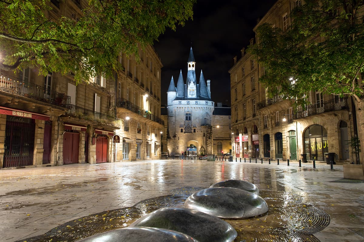 Place du Palais at night - Bordeaux Tourism/Elodie Gutbrod