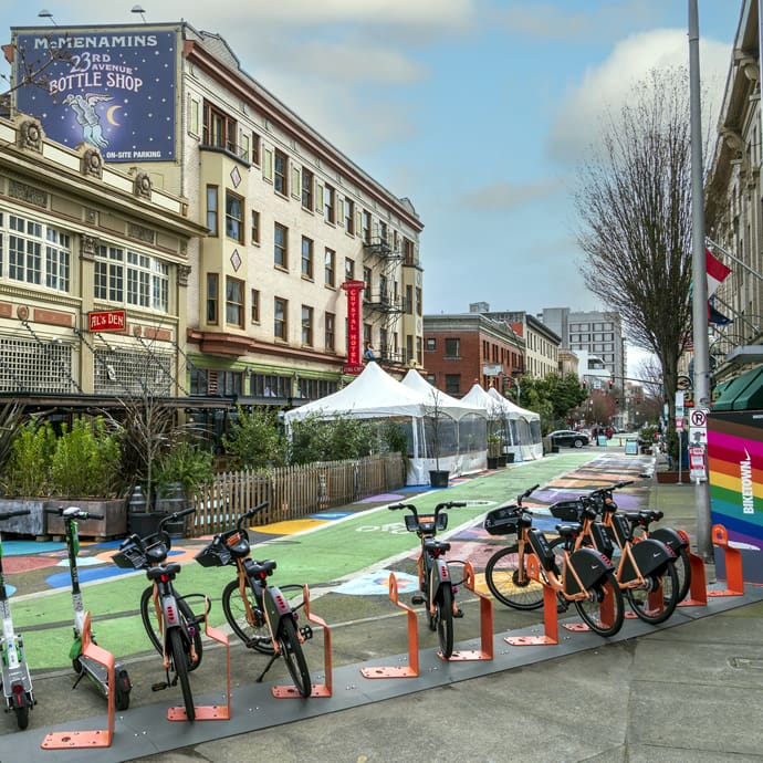 Biketown bike stations and escooters - Travel Portland/Jon Kraft Biketown bike stations and escooters - Travel Portland/Jon Kraft