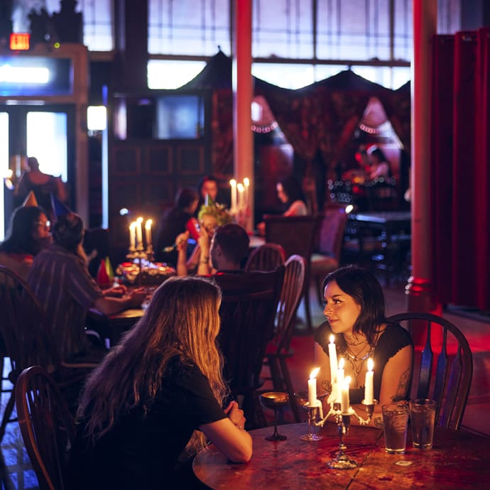 Ravens Manor, haunted themed bar - Travel Portland Ravens Manor, haunted themed bar - Travel Portland