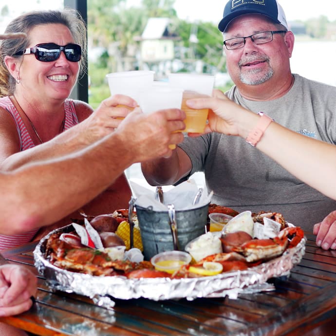Seafood dining at Florida Cracker Monkey Bar – Discover Crystal River/Miles Saunders