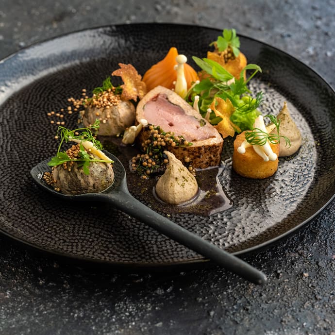 Rabbit thigh with smoked paprika - Visit Hungary Rabbit thigh with smoked paprika - Visit Hungary