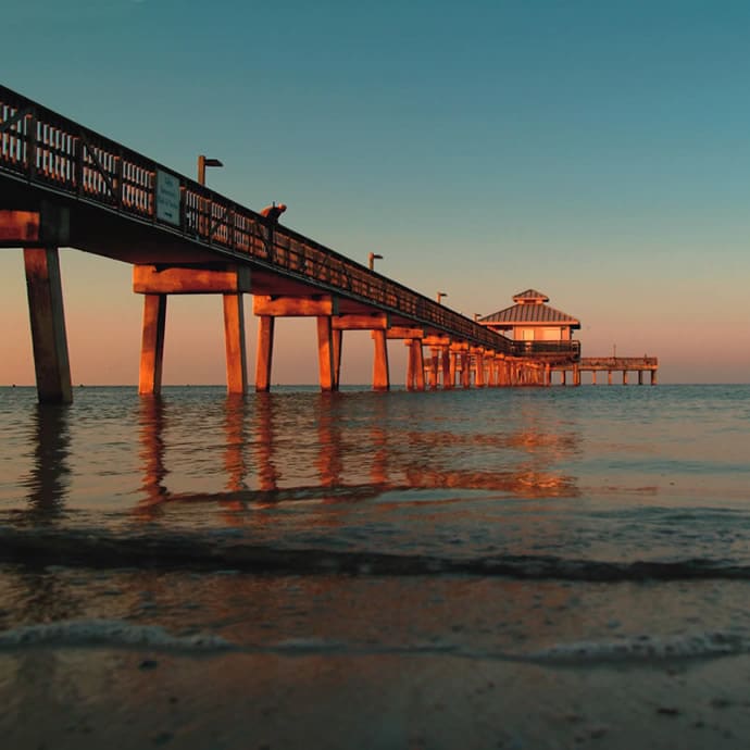 Fort Myers fishing pier – Lee County Visitor Convention Bureau